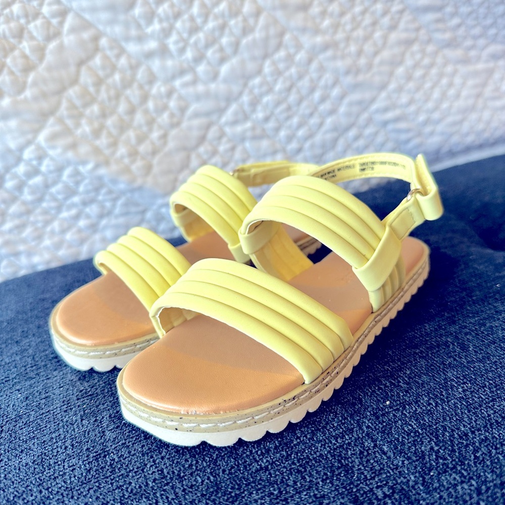 Cat & Jack Yellow toddler girl sandals size T9